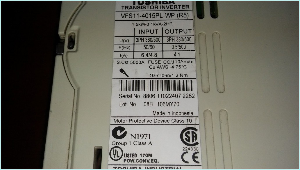 TOSHIBA VFS11-4015PL-WP R5 TRANSISTOR INVERTER 380V 1,5KW SÜRÜCÜ