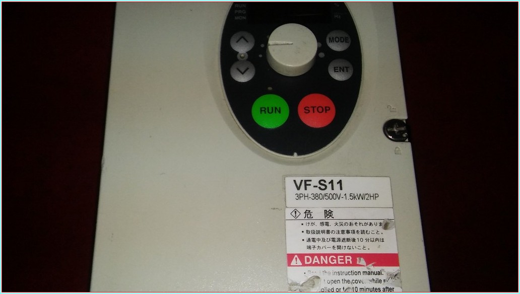 TOSHIBA VFS11-4015PL-WP R5 TRANSISTOR INVERTER 380V 1,5KW SÜRÜCÜ