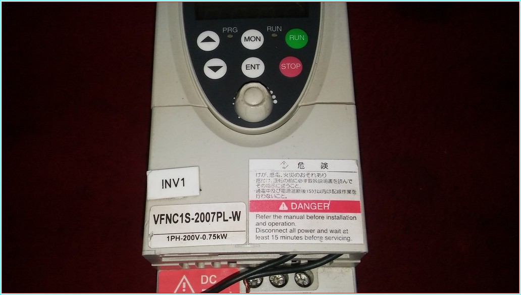 TOSHIBA VFNC1S-2007PL-W R4 TRANSISTOR INVERTER 0,75KW SÜRÜCÜ SIFIRDAN FARKI FİYATI