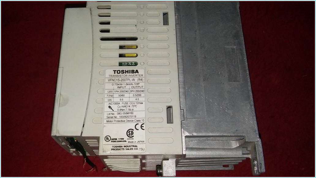 TOSHIBA VFNC1S-2007PL-W R4 TRANSISTOR INVERTER 0,75KW SÜRÜCÜ SIFIRDAN FARKI FİYATI