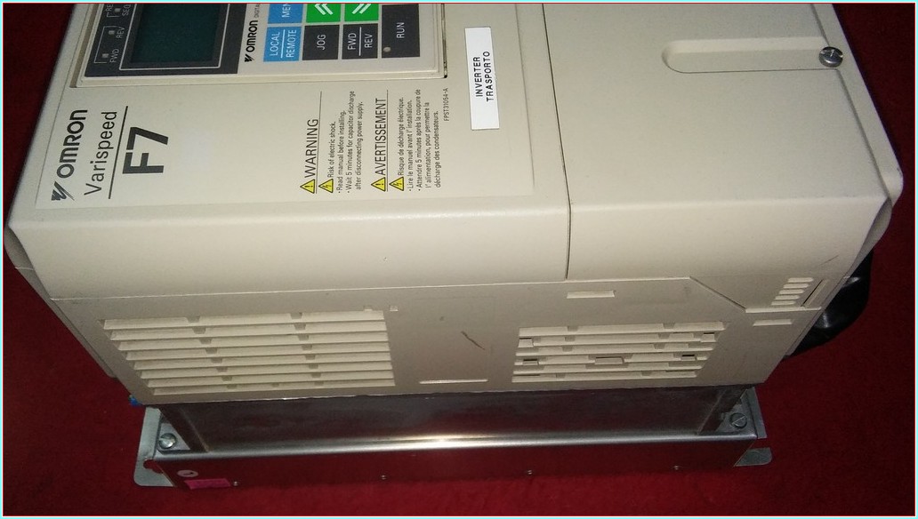 OMRON CIMR-F7Z42P2 YASKAWA 2,2KW 380V SÜRÜCÜ