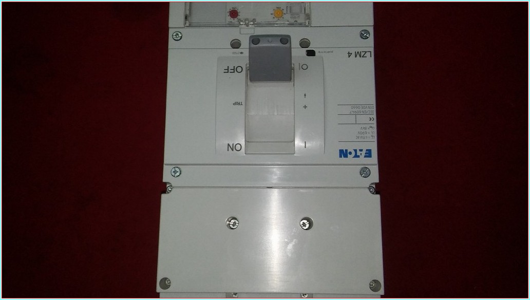 EATON LZM 4 1000A TMŞ AYAR SAHALI DEVRE KESİCİ 1000 AMPER ŞALTER