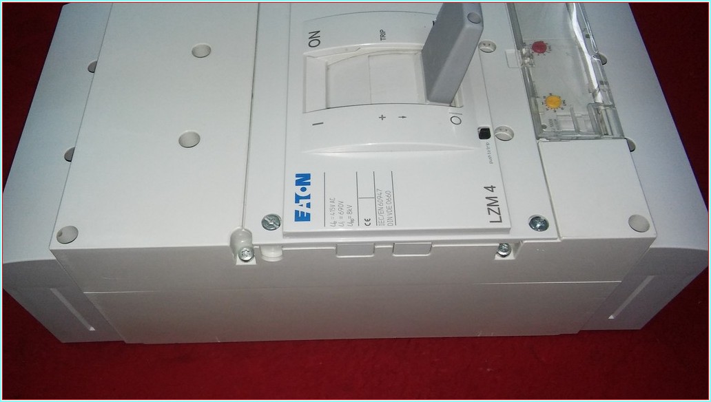 EATON LZM 4 1000A TMŞ AYAR SAHALI DEVRE KESİCİ 1000 AMPER ŞALTER