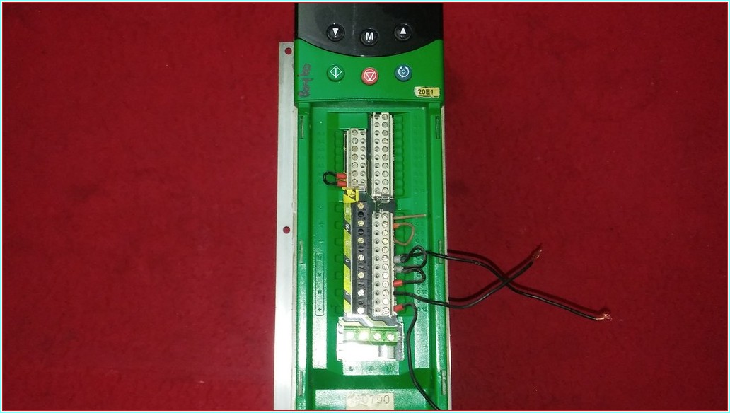 CONTROL TECHNIQUES DIN3380110B DINVERTER1,1KW SÜRÜCÜ INPUT 380V