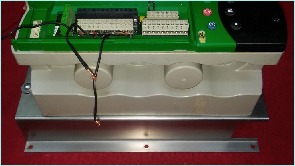 CONTROL TECHNIQUES DIN3380110B DINVERTER1,1KW SÜRÜCÜ INPUT 380V