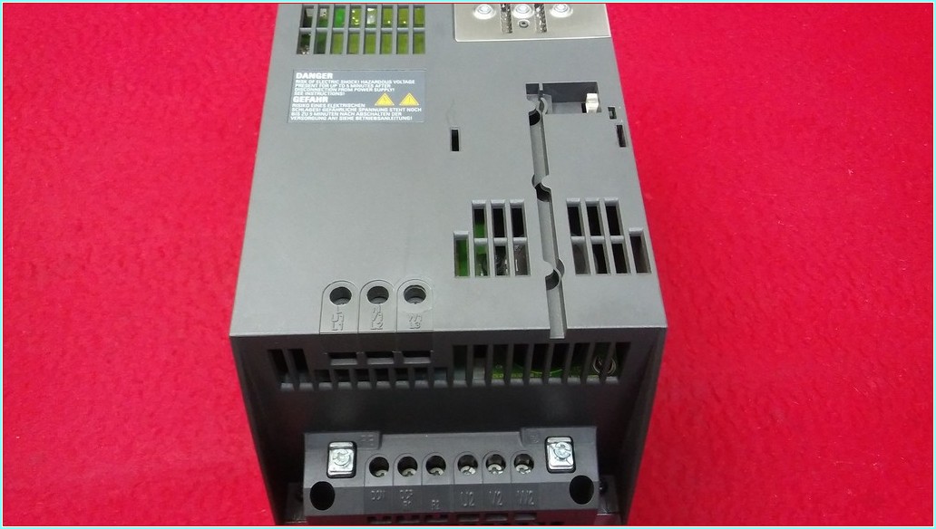 SIEMENS 6SL3224-0BE23-0UA0 SINAMICS POWER MODULE 240 3,0KW 7,7A SÜRÜCÜ