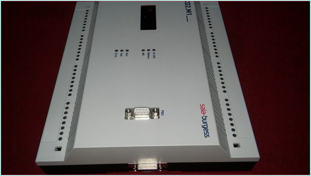 SAİA-BURGESS PCD2.M120 KONTROL CİHAZI ANA İŞLEMCİ BİRİMİNE 24VDC 8 MODÜLLERİ