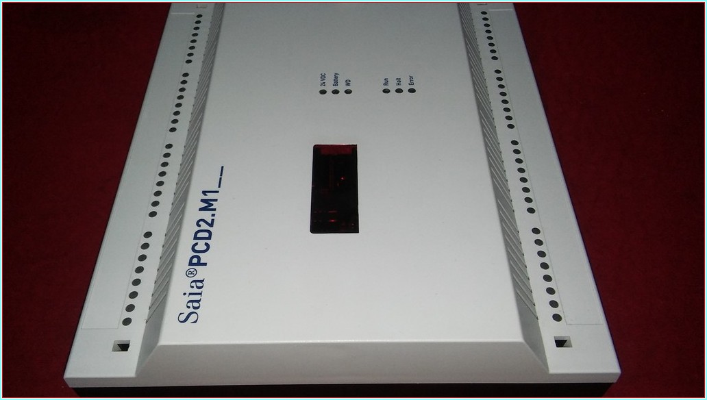 SAİA-BURGESS PCD2.M120 KONTROL CİHAZI ANA İŞLEMCİ BİRİMİNE 24VDC 8 MODÜLLERİ