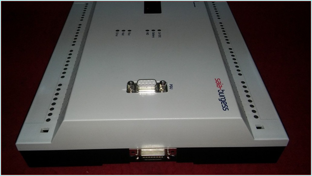 SAİA-BURGESS PCD2.M120 KONTROL CİHAZI ANA İŞLEMCİ BİRİMİNE 24VDC 8 MODÜLLERİ