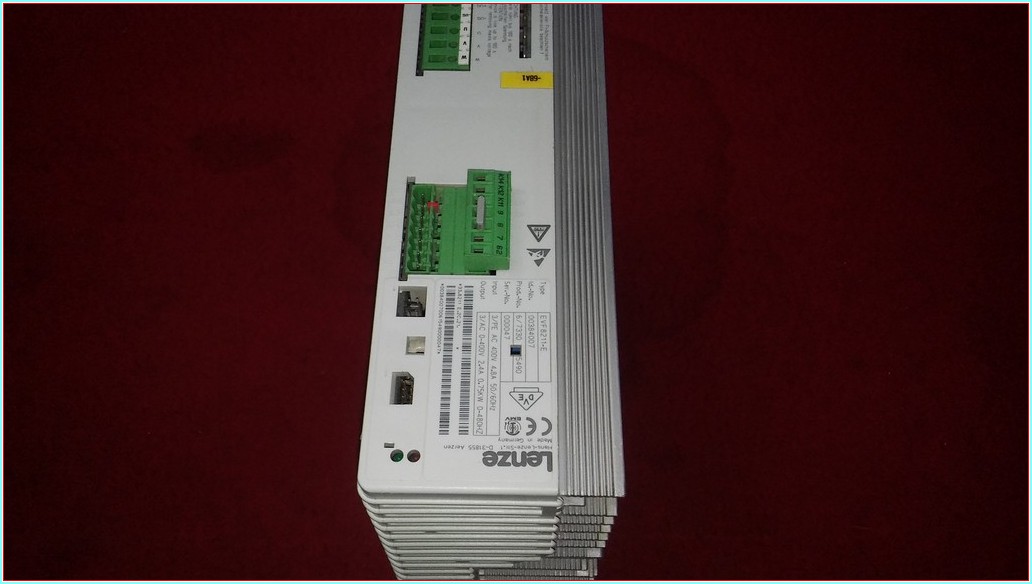 LENZE EVF8211-E 0,75KW İNPUT  400V SÜRÜCÜ