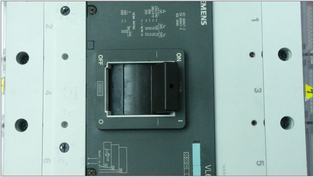 SIEMENS 3VL5763-2AA36-0AA0 3VL9540-7DC30 VL630 400A TMŞ KIZAKLI TİP