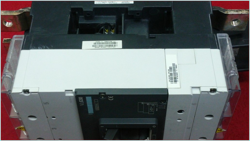 SIEMENS 3VL5763-2AA36-0AA0 3VL9540-7DC30 VL630 400A TMŞ KIZAKLI TİP