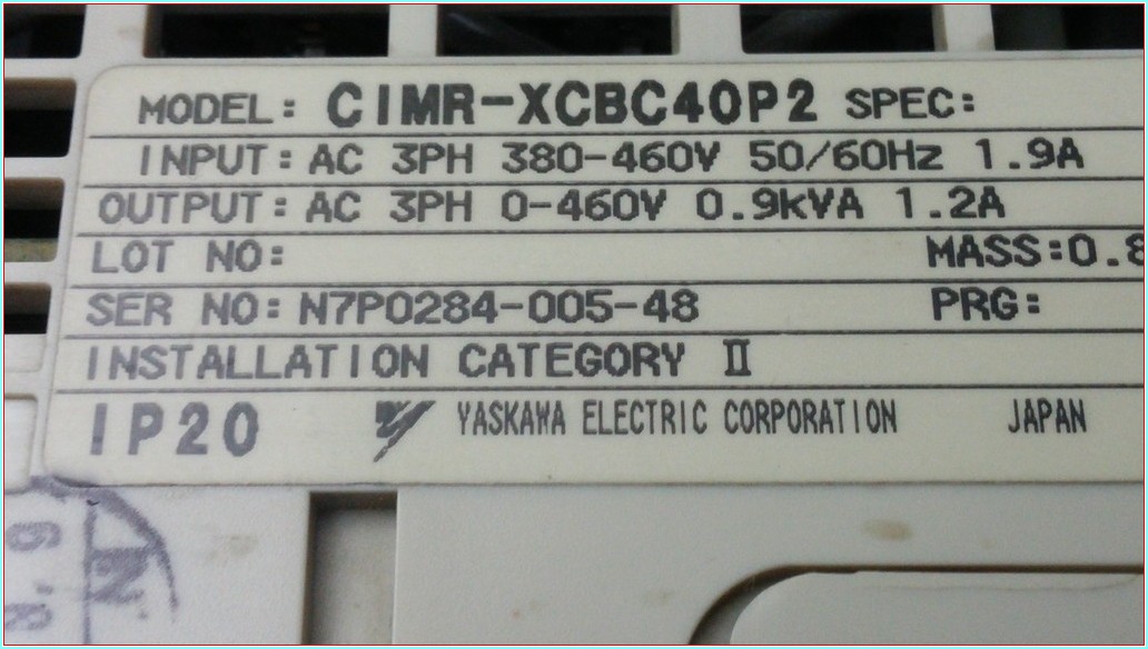 YASKAWA CIMR-XCBC40P2 VS MİNİ 400V 0,37 KW 0,9 KVA SÜRÜCÜ 