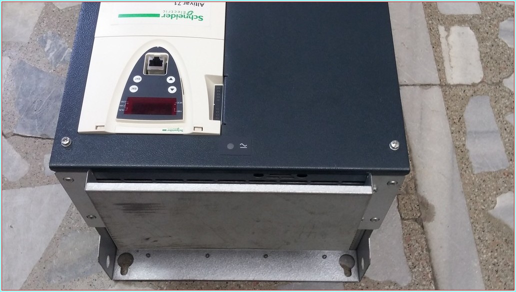 SCHNEİDER ATV71HD55N4Z ALTİVAR 71 ATV71 55KW 75HP SÜRÜCÜ