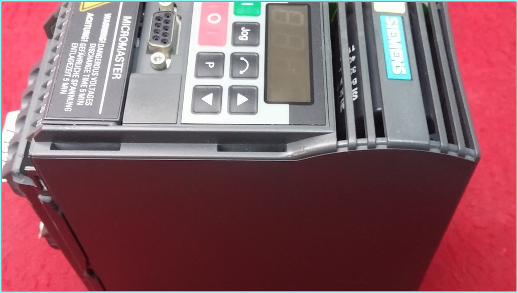 SIEMENS 6SE9212-8BA40 MICROMASTER 0,75KW SÜRÜCÜ SIFIRDAN FARKI FİYATI