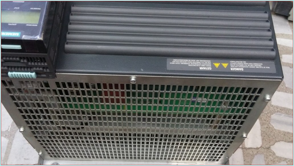 SIEMENS 6SL3224-0BE34-5UA0 VERSİYON K SINAMICS POWER 240 55KW 110A SÜRÜCÜ