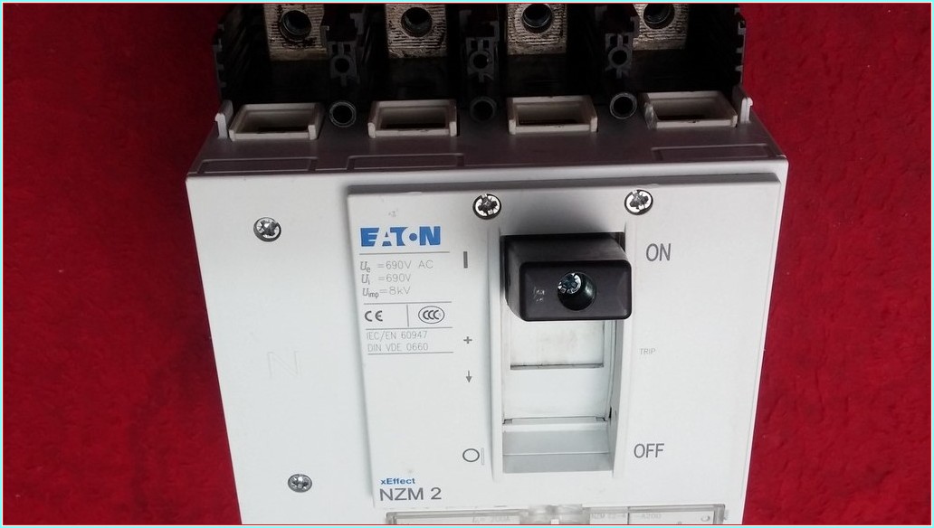 EATON NZM 2 200A 4 KUTUPLU TMŞ YKŞ  SIFIRDAN FARKI FİYATI