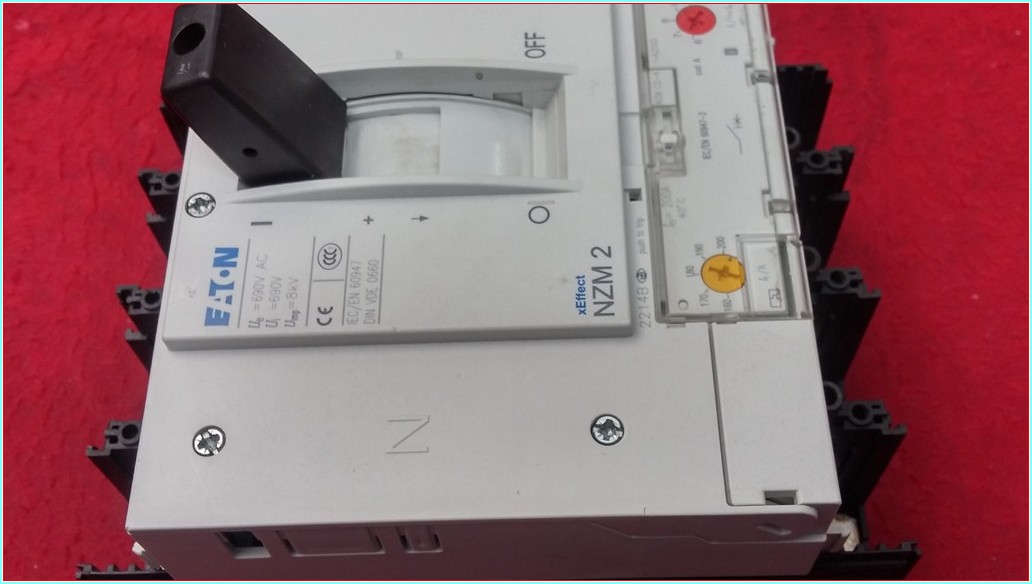 EATON NZM 2 200A 4 KUTUPLU TMŞ YKŞ  SIFIRDAN FARKI FİYATI