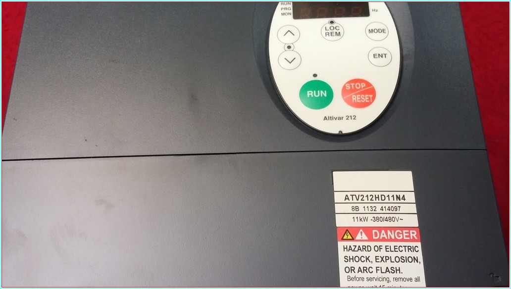 SCHNEİDER ATV212HD11N4 ALTİVAR 212 HVAC 11KW SIFIR KUTUSUZ ENERJİ GECMEDİ SIFIR SÜRÜCÜ