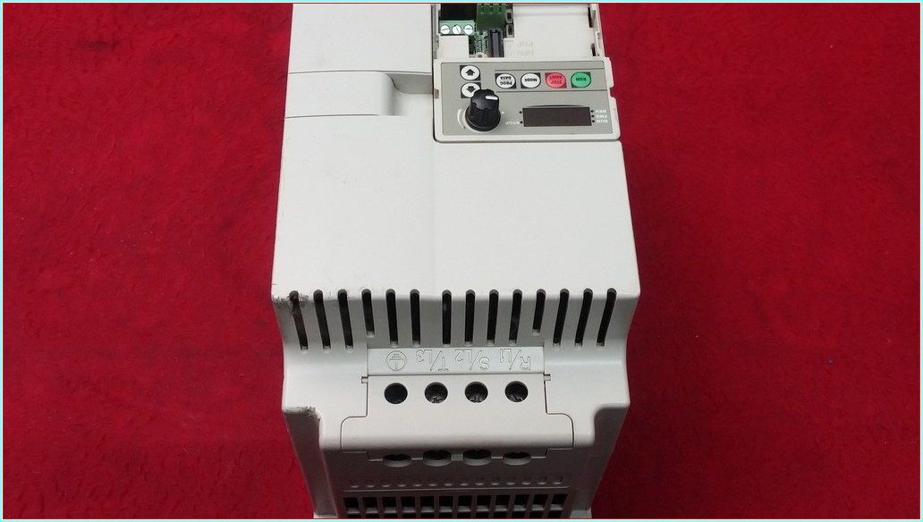DELTA VFD055E43A VFD E SERİSİ 5,5 KW SÜRÜCÜ