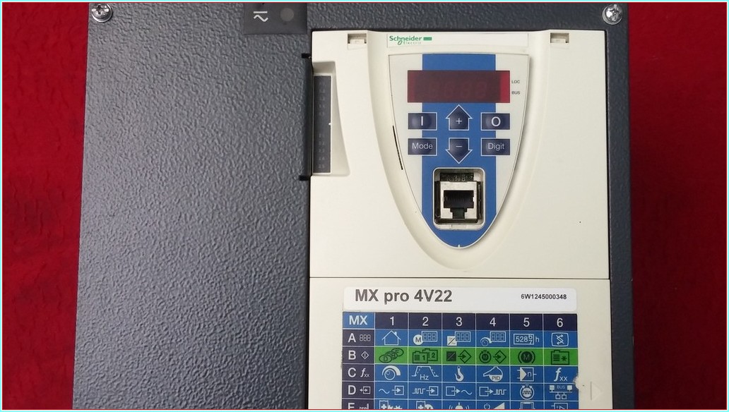 SCHNEİDER MP4D22AAB P DRIVE MX PRO 4V22 MX 22 KW 30HP SÜRÜCÜ