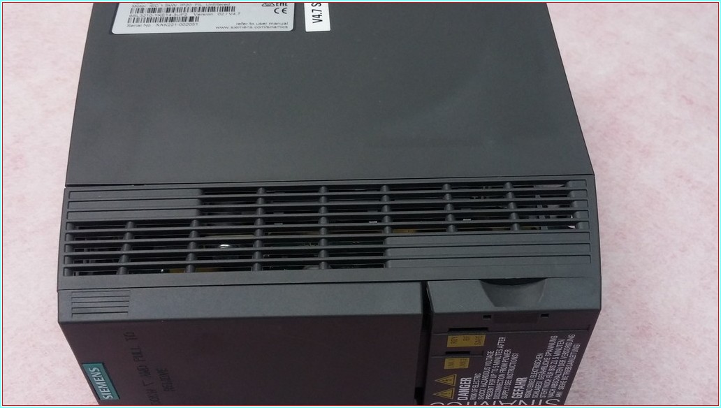 SIEMENS 6SL3210-1KE14-3UF2 G120C PN2P E VERSİYON 02 1.5KW SIFIR KUTULU SÜRÜCÜ