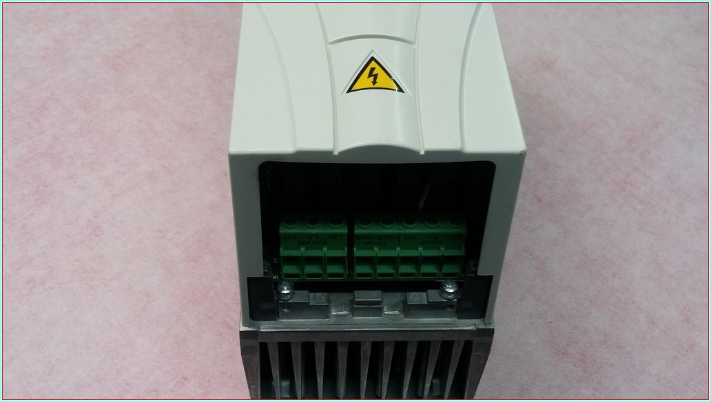 ABB ACS510-01-012A-4 ACS510-01-09A4-4 ACS510-01-07A2-4 ACS510-01-05A6-4 ACS510-01-03A3-4 5,5 KW SÜRÜCÜ ACS510 KONTROL KARTI