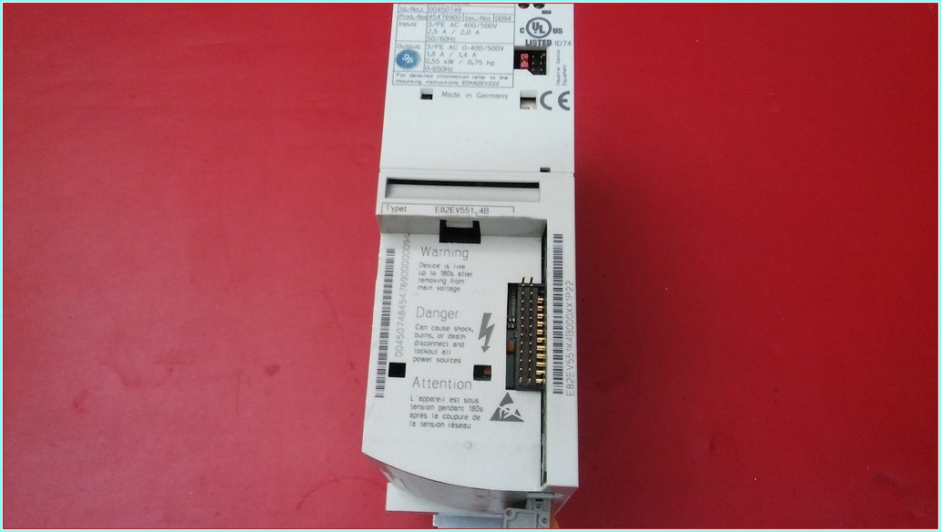 LENZE E82EV551-4B 8200 VECTOR EDK82EV222 INPUT 400-500V 0,55KW SÜRÜCÜ SIFIRDAN FARKI FİYATI