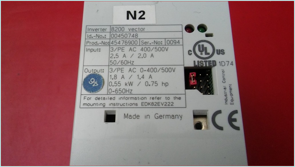 LENZE E82EV551_4B E82EV551-4B 8200 VECTOR EDK82EV222 INPUT 400-500V 0,55KW SÜRÜCÜ