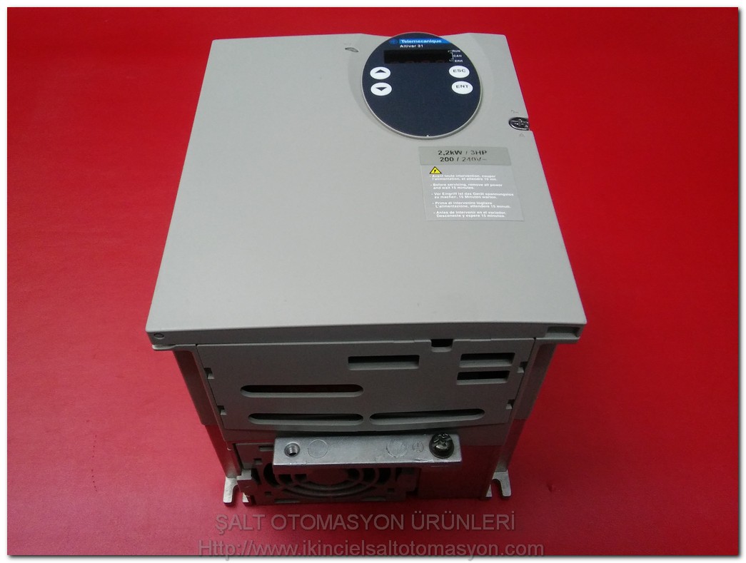 TELEMECANİQUE ATV31HU22M2 ALTİVAR 31 ATV31 ATV 31 2,2KW SÜRÜCÜ 200240V