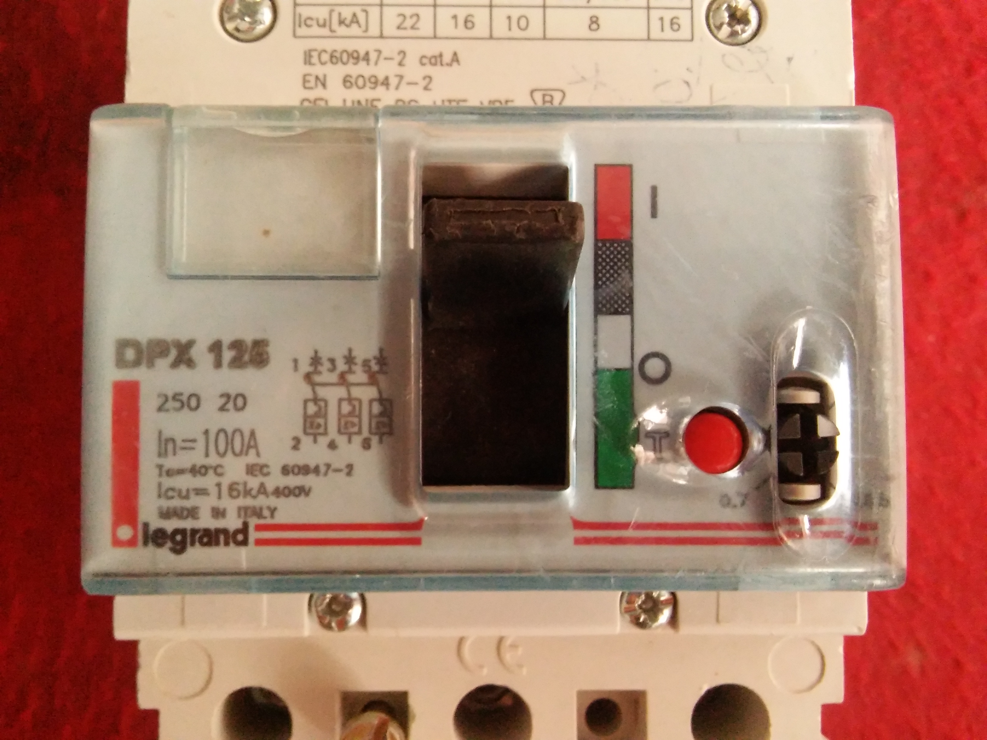 LEGRAND DPX 125 100A IEC60947-2 3 KUTUPLU 100A TMŞ DEVRE KESİCİ ŞALTER