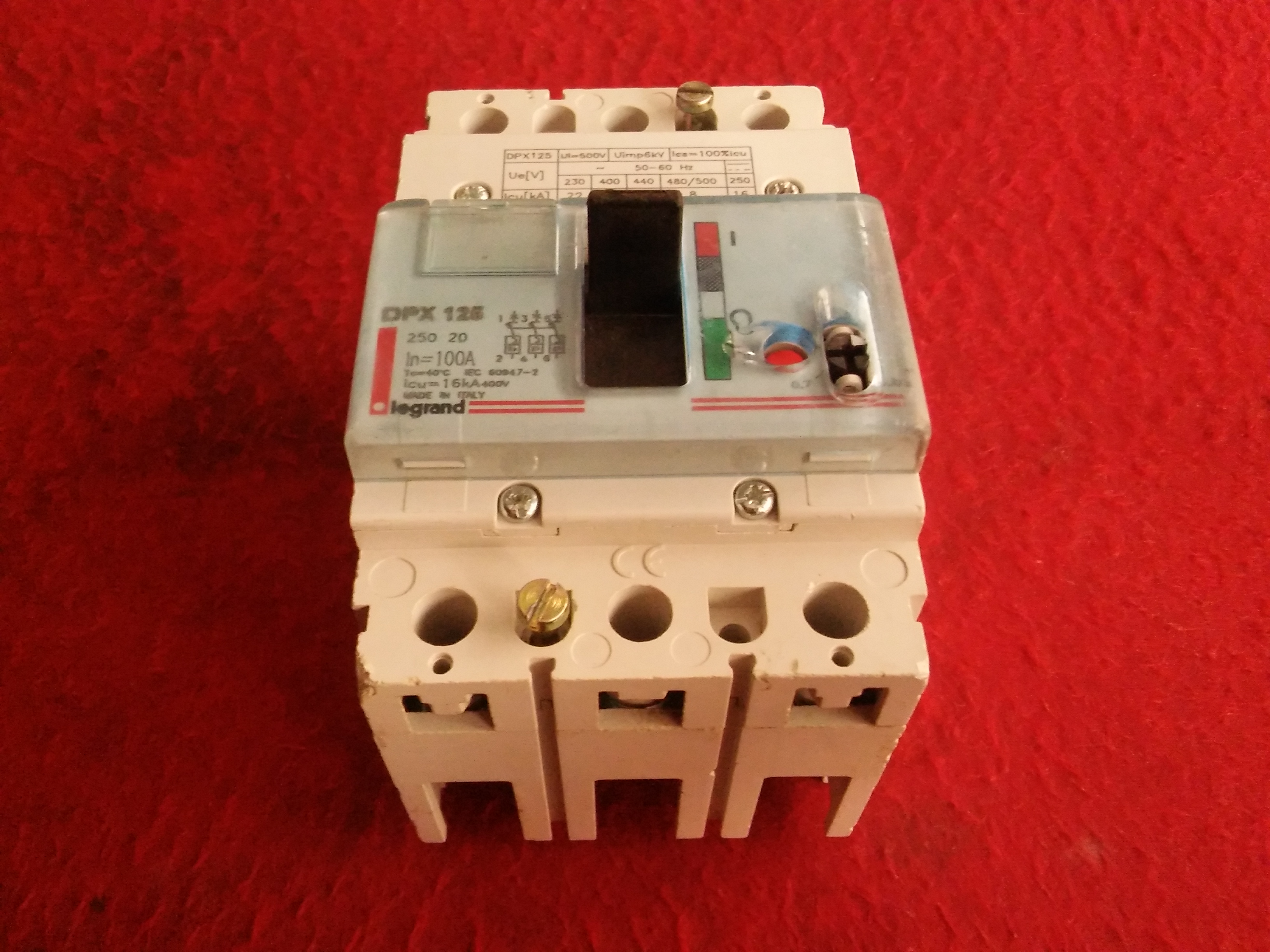 LEGRAND DPX 125 100A IEC60947-2 3 KUTUPLU 100A TMŞ DEVRE KESİCİ ŞALTER