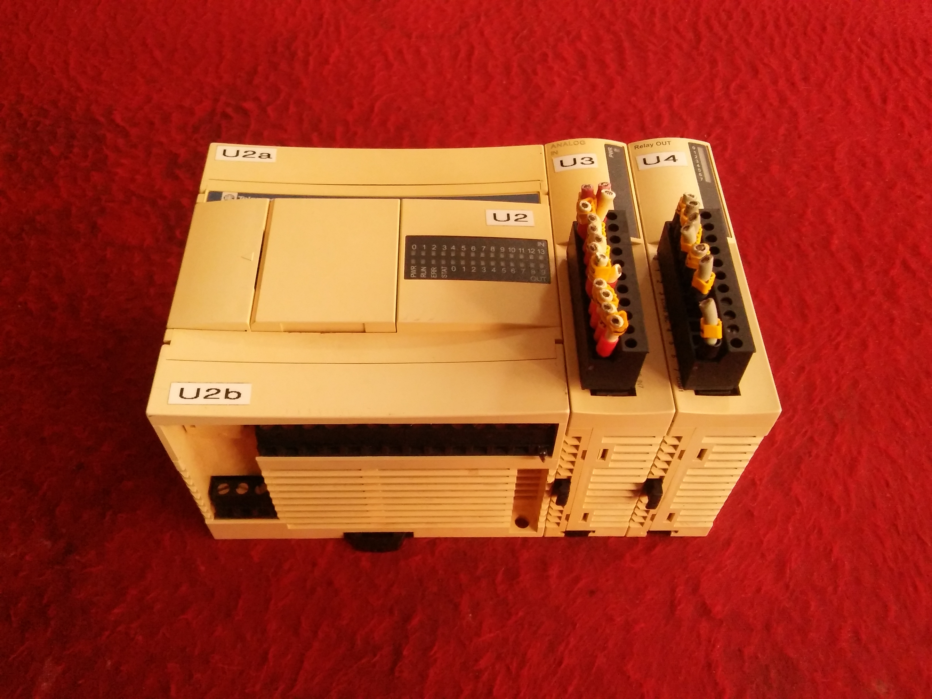 TWDAMI8HT TELEMECANIQUE 