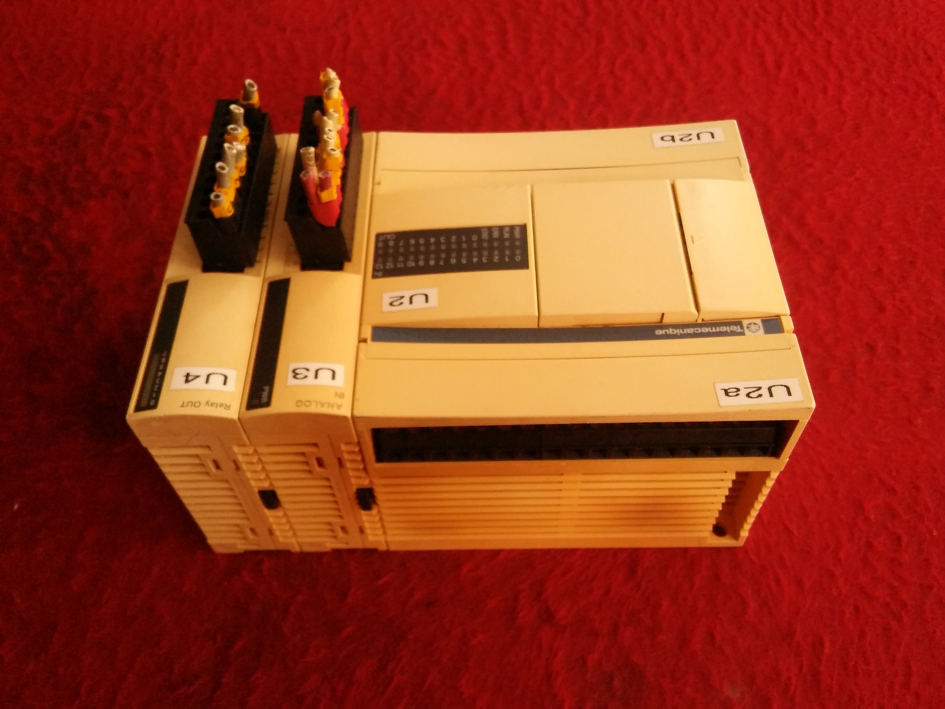TWDAMI8HT TELEMECANIQUE 