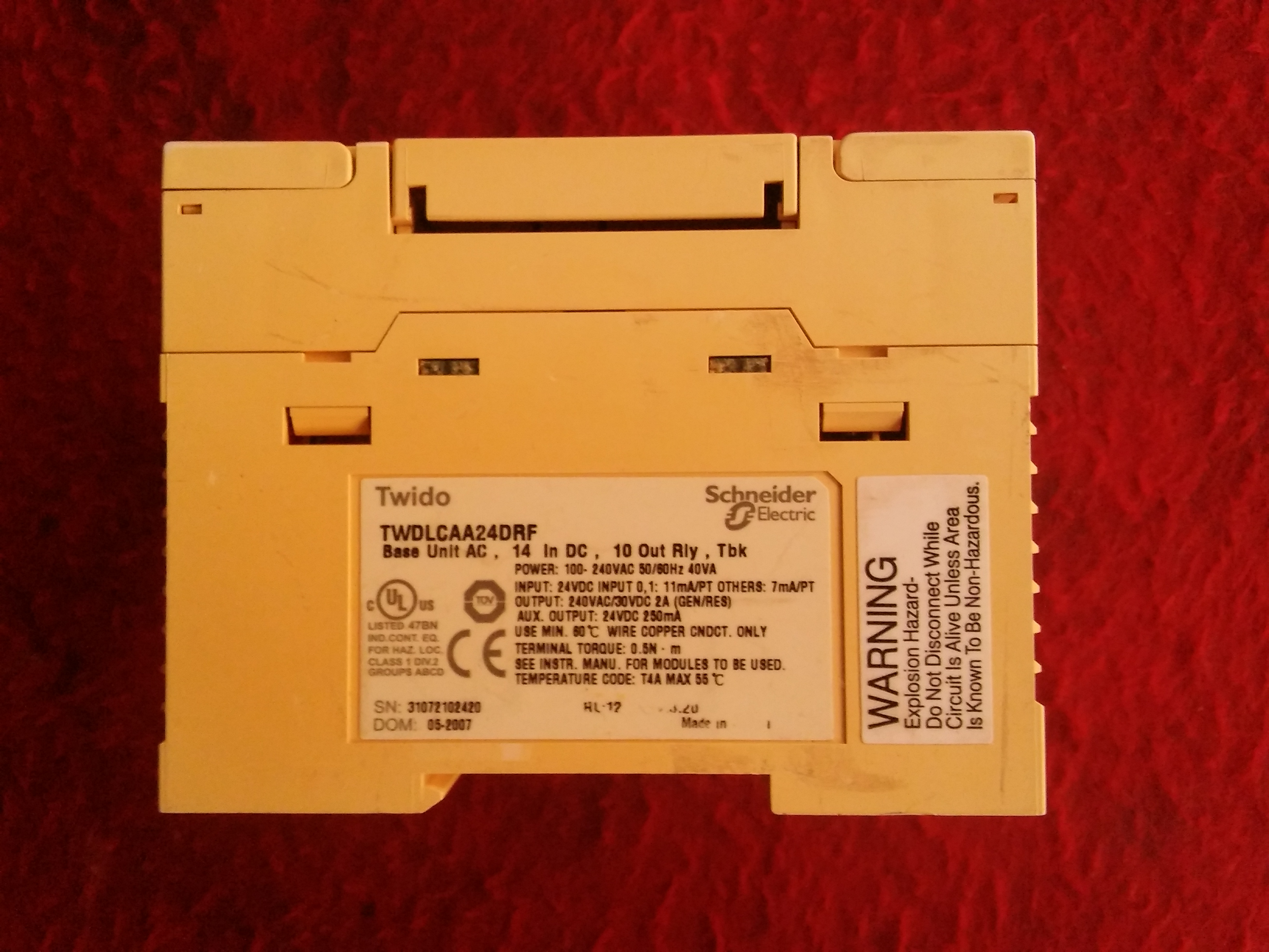 TWDAMI8HT TELEMECANIQUE 