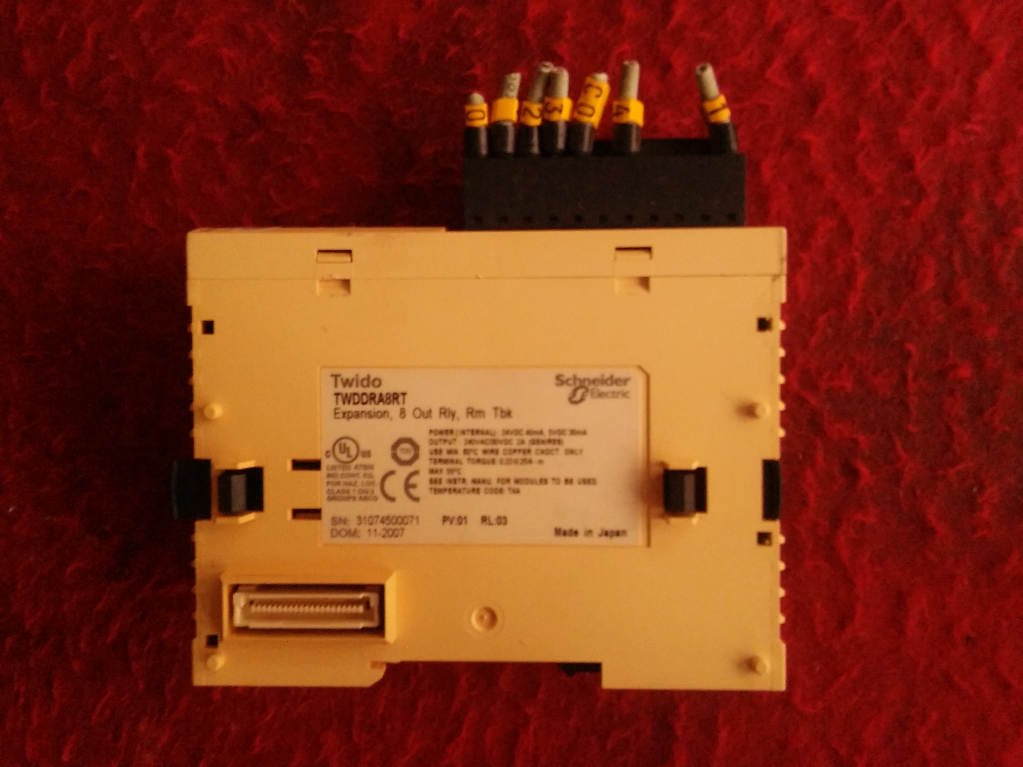 TWDAMI8HT TELEMECANIQUE 