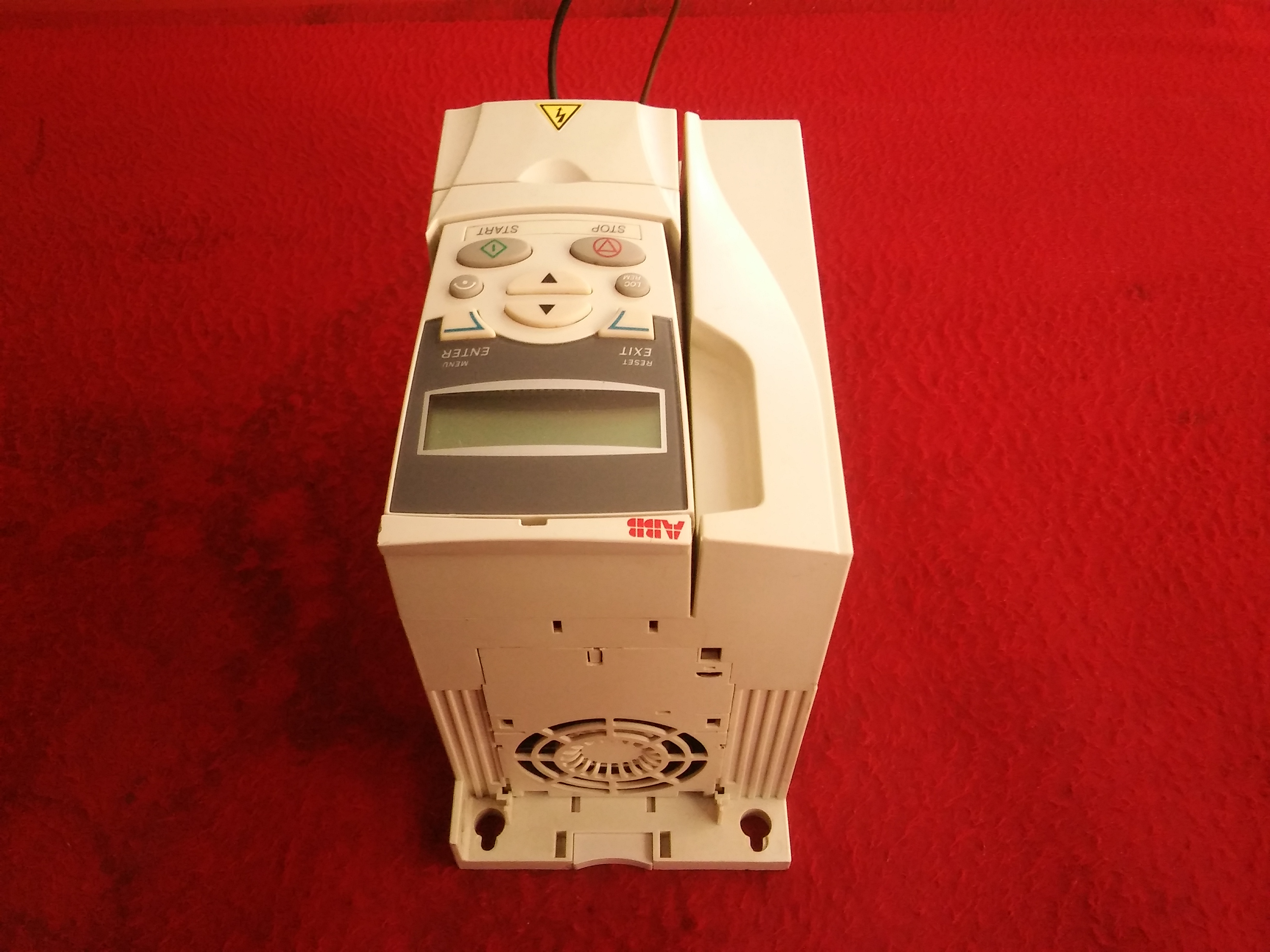 ABB ACS350-01E-09A8-2 2,2KW INVERTER 2,2 KW SÜRÜCÜ