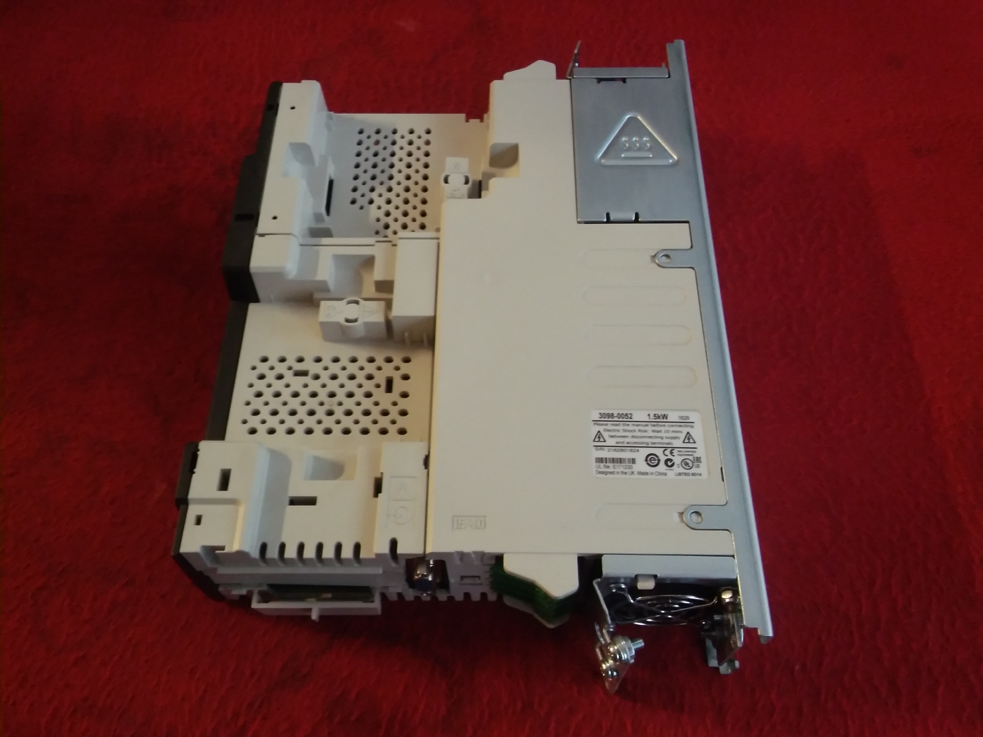 KARL MAYER SP0405 SP0404 SP0403 KM 3098-0052 1,5 KW SÜRÜCÜ CONTROL TECHNIQUES 1,5 KW INVERTER