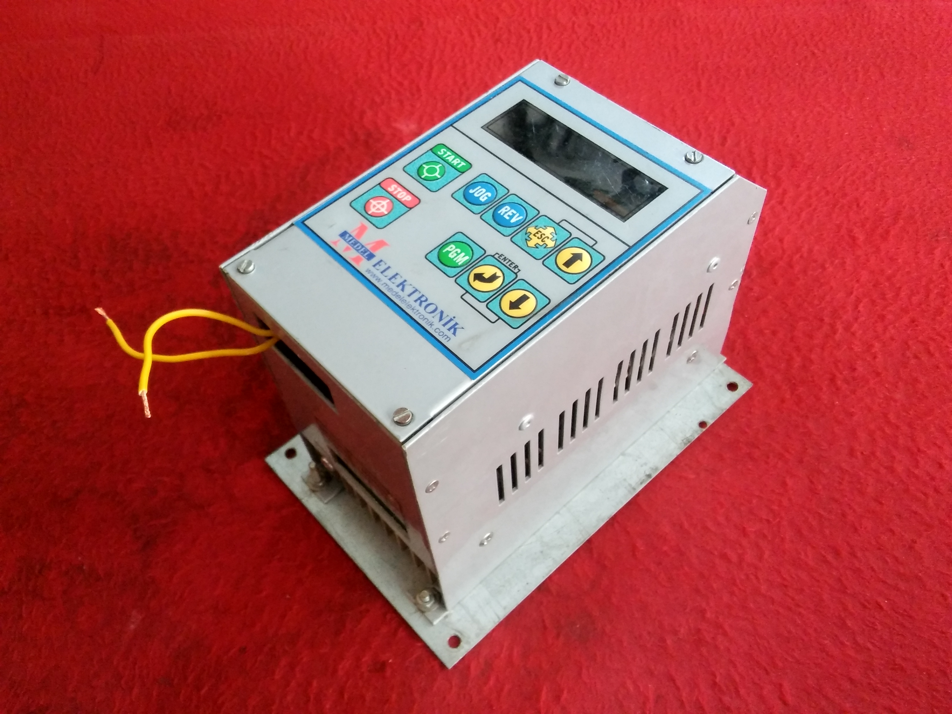 MEDEL AC 1 0,37KW SÜRÜCÜ AC1 33449 0,37 KW INVERTER