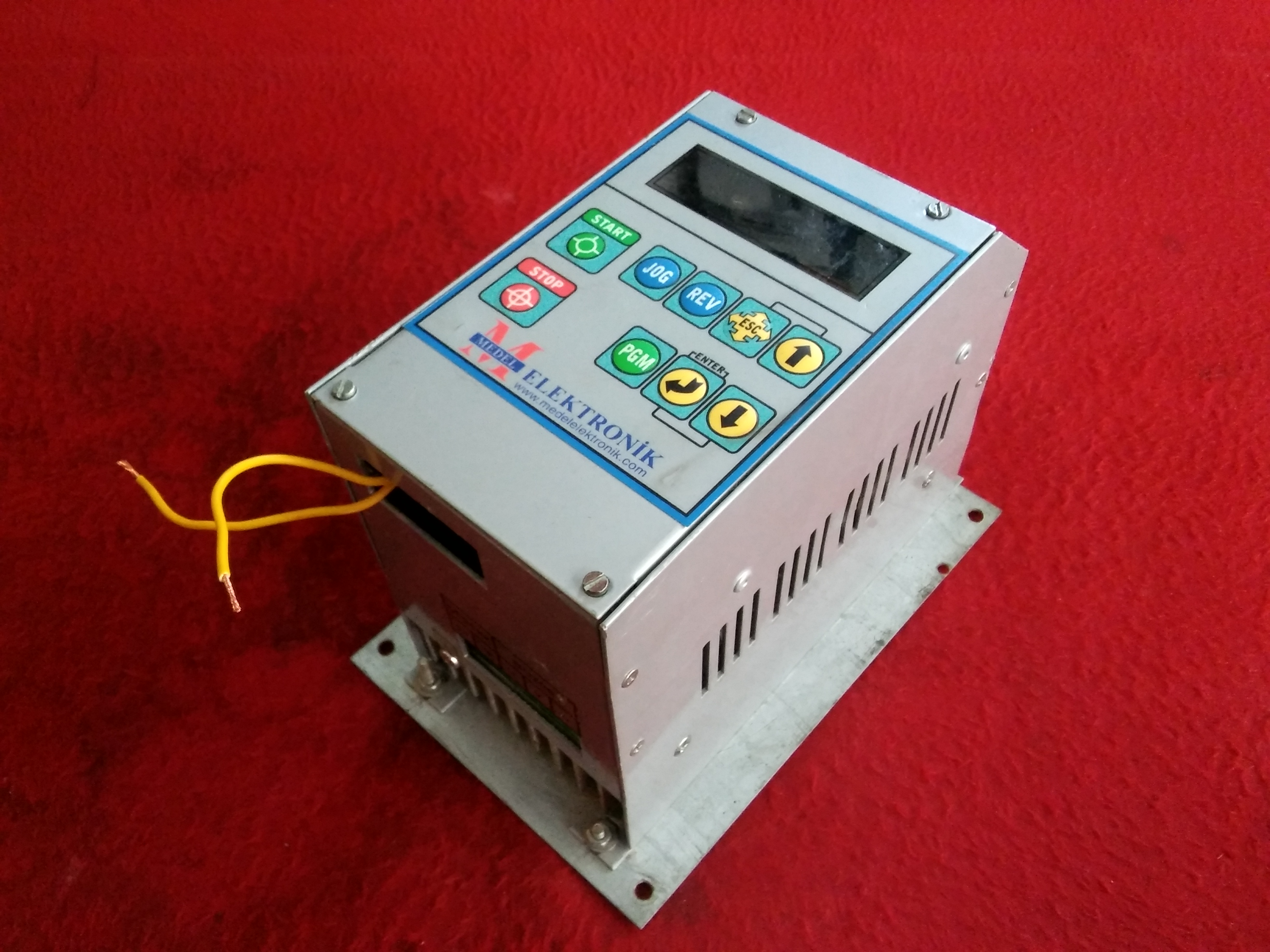 MEDEL AC 1 0,37KW SÜRÜCÜ AC1 33449 0,37 KW INVERTER