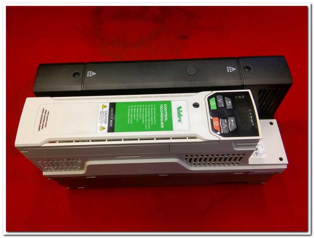 CONTROL TECHNIQUES M200-054 00270 A 15KW SÜRÜCÜ UNIDRIVE M200 NİDEC EMERSON 15 KW INVERTER