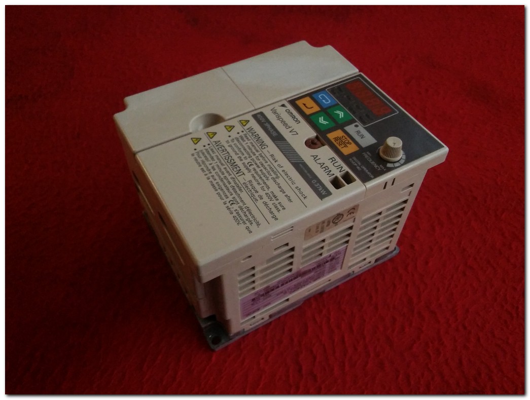 OMRON CIMR-V7AZ40P2 0,37KW SÜRÜCÜ VARİSPEED V7 0,37 KW INVERTER