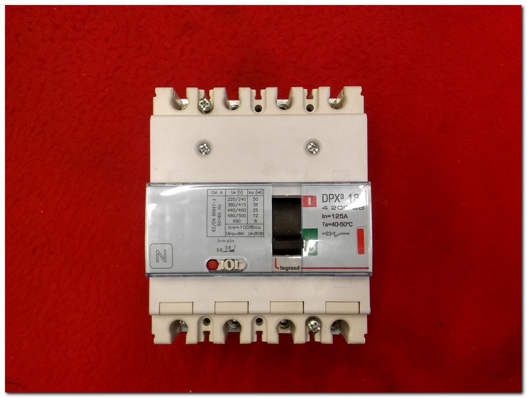 LEGRAND DPX3 160 4 200 96 125A 4 KUTUPLU SIFIR KUTULU TMŞ 125A DEVRE KESİCİ