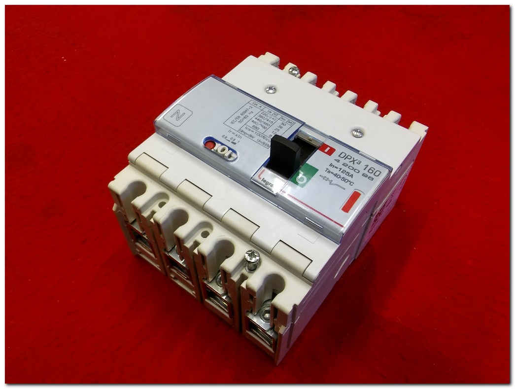 LEGRAND DPX3 160 4 200 96 125A 4 KUTUPLU SIFIR KUTULU TMŞ 125A DEVRE KESİCİ