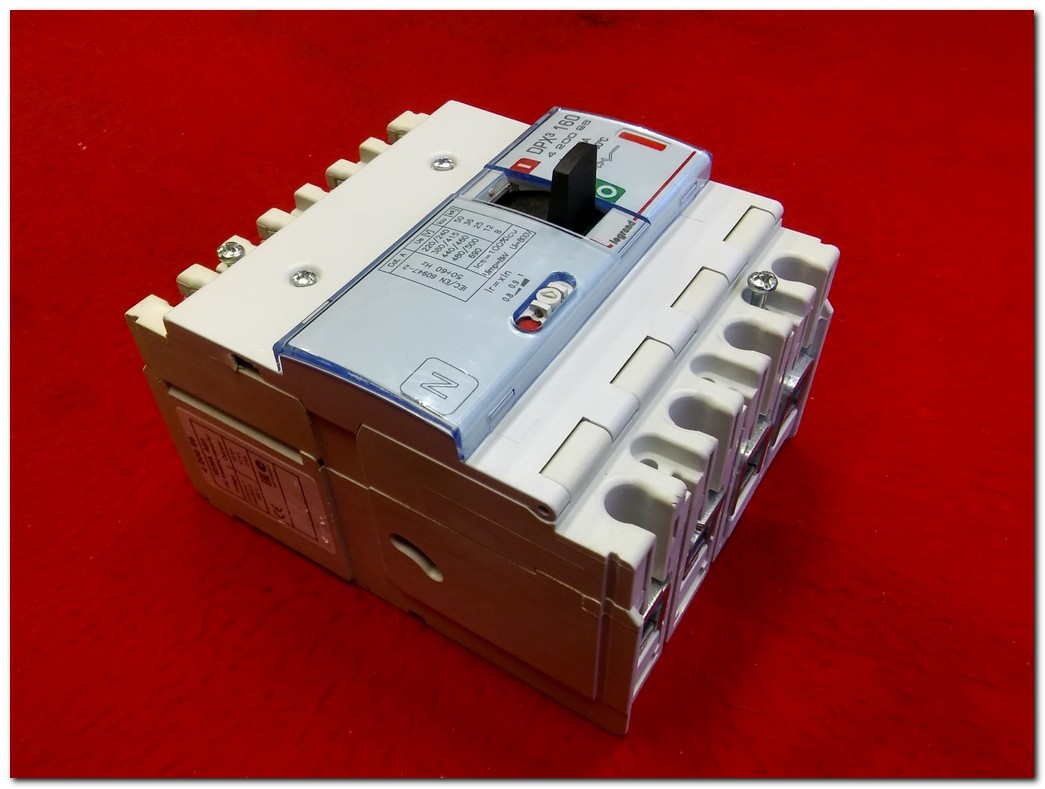 LEGRAND DPX3 160 4 200 96 125A 4 KUTUPLU SIFIR KUTULU TMŞ 125A DEVRE KESİCİ