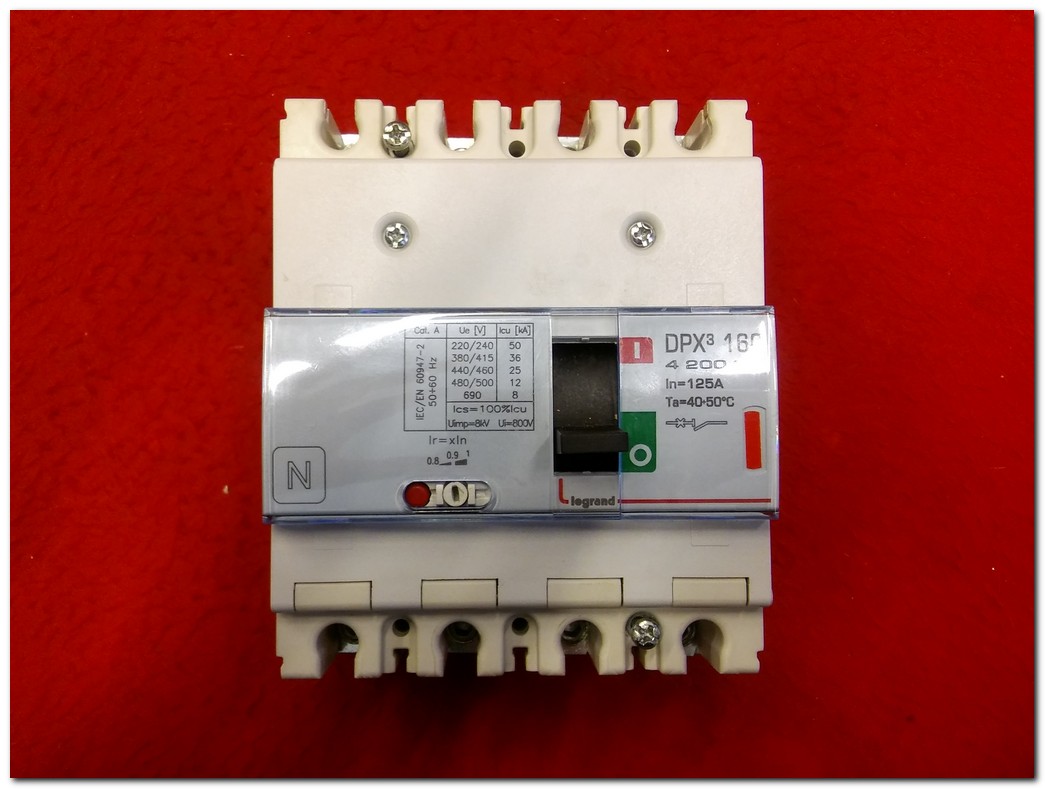 LEGRAND DPX3 160 4 200 96 125A 4 KUTUPLU SIFIR KUTULU TMŞ 125A DEVRE KESİCİ