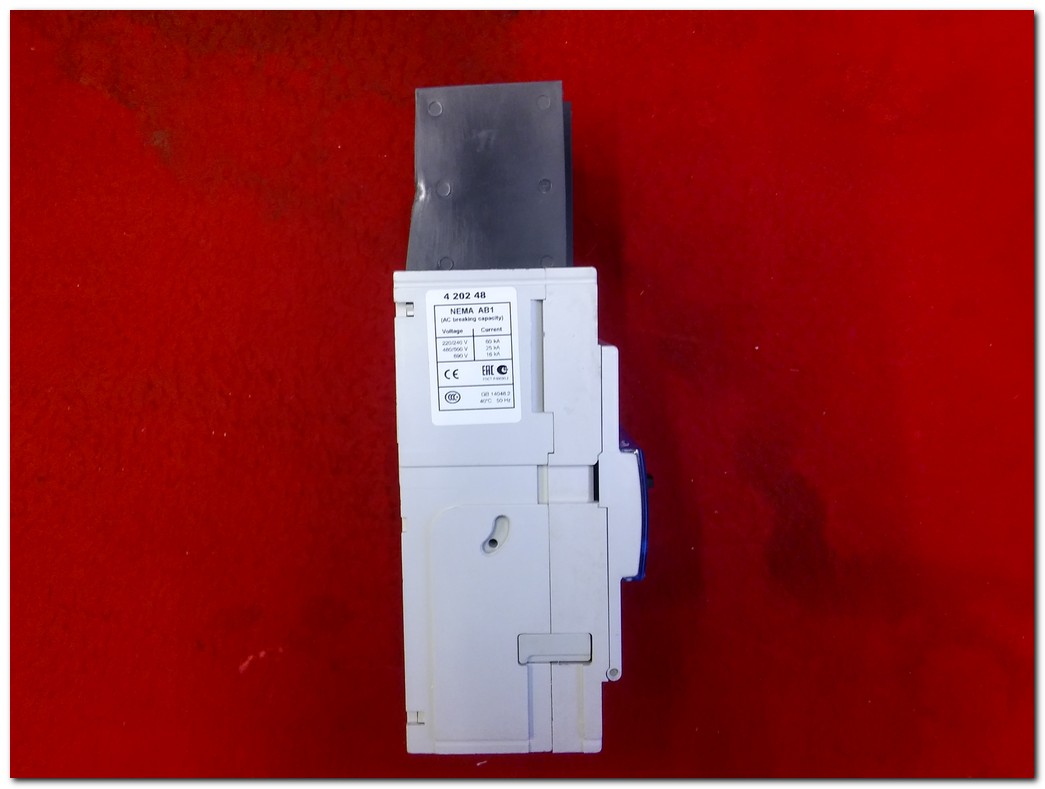 LEGRAND DPX3 250 4 202 48 200A 4 KUTUPLU TMŞ 200 AMPER DEVRE KESİCİ