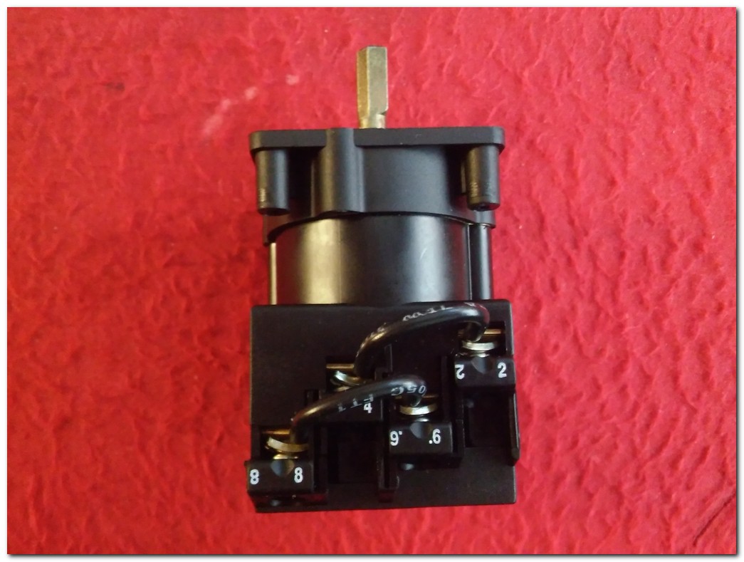 TELEMECANIQUE K1D024MLP 053904 9816 K1 DO24MLP CONTACT BLOCK SIFIR KUTULU OPERATÖRLÜ KONTAK BLOĞU