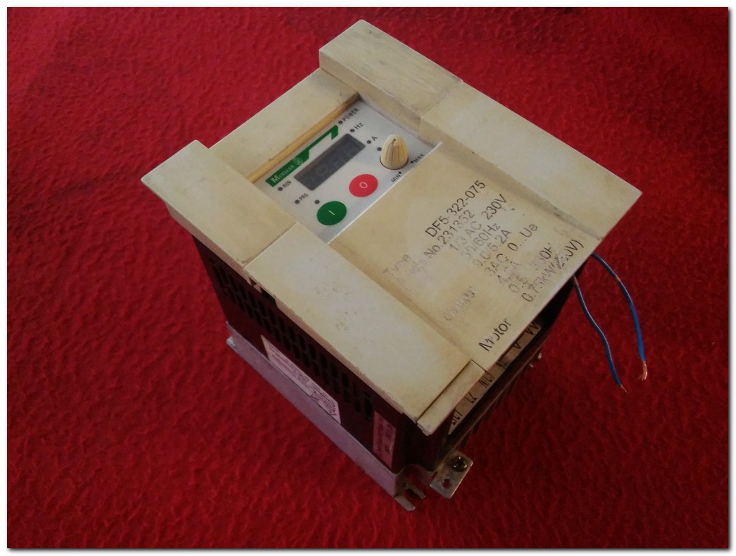 MOELLER DF5-322-075 0,75KW SÜRÜCÜ 0,75 KW INVERTER