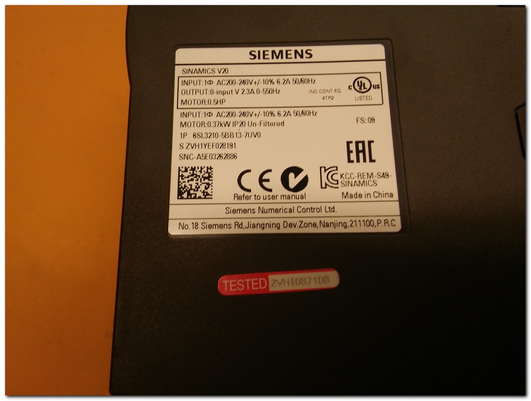 SIEMENS 6SL3210-5BB13-7UV0 SINAMICS V20 0,37KW SÜRÜCÜ 0,37 KW INVERTER